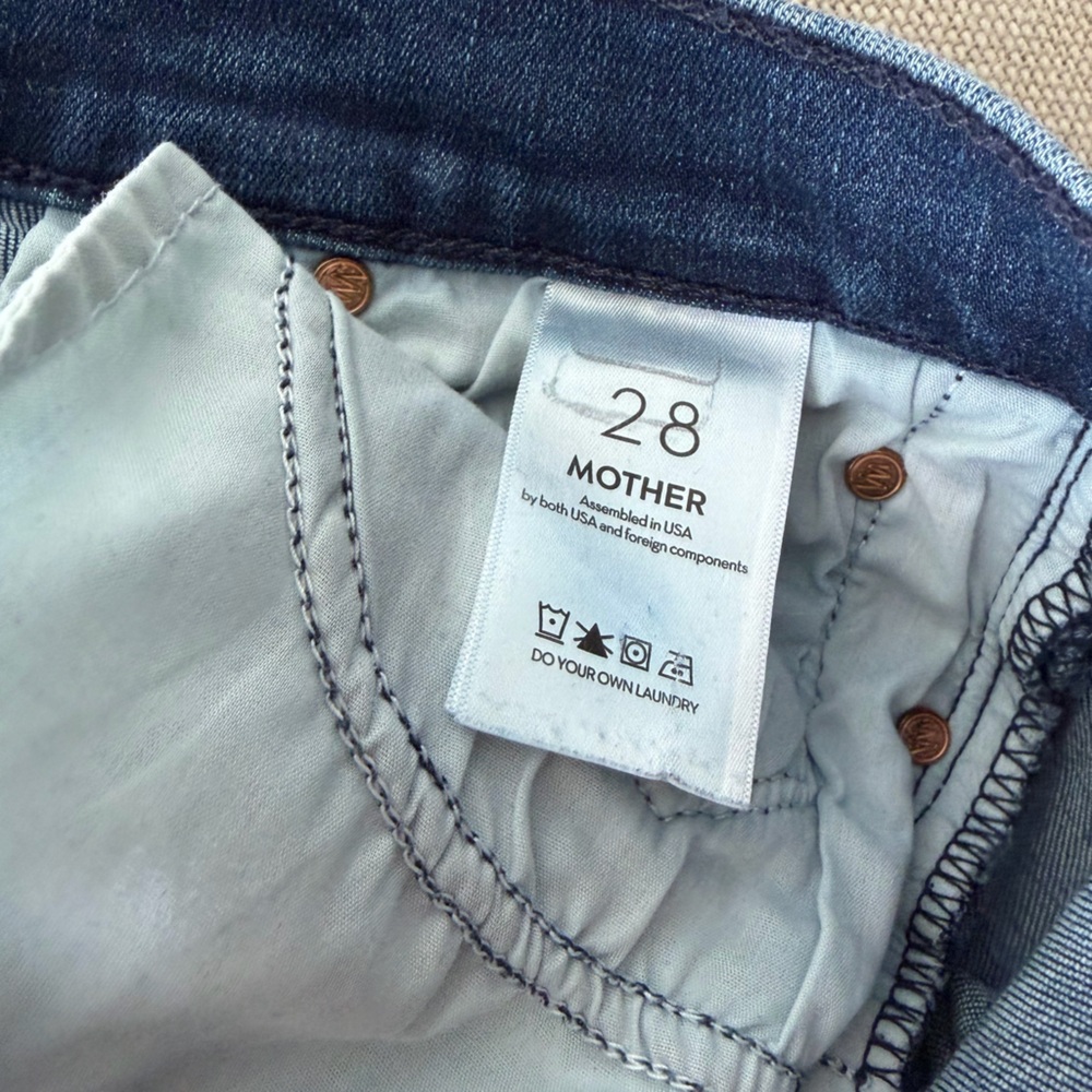 MOTHER The Weekender Fray Stretch Flare Jeans Size 28 - Picture 12 of 13